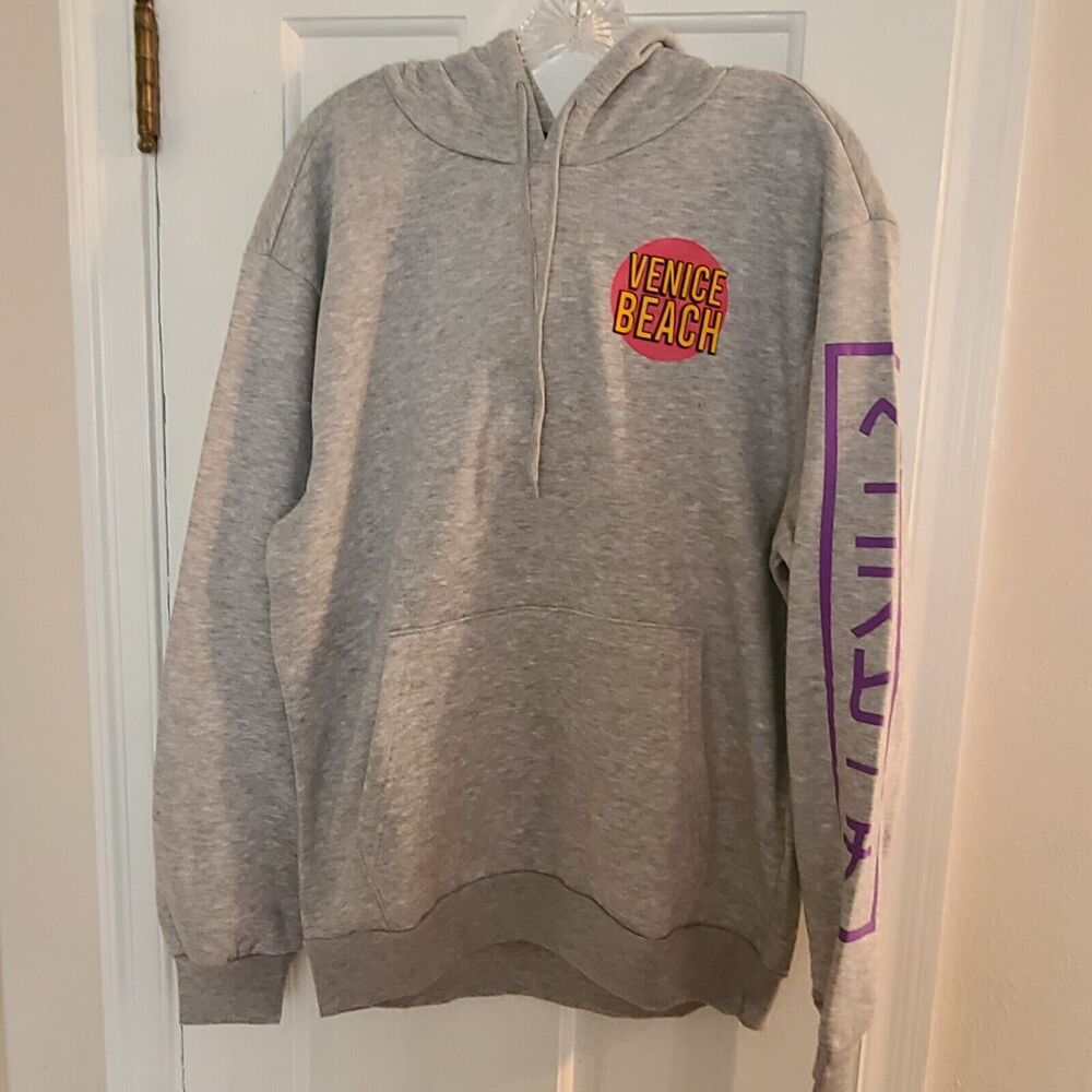 Chemistry Venice Beach Pullover Hoodie Size Medium NWT